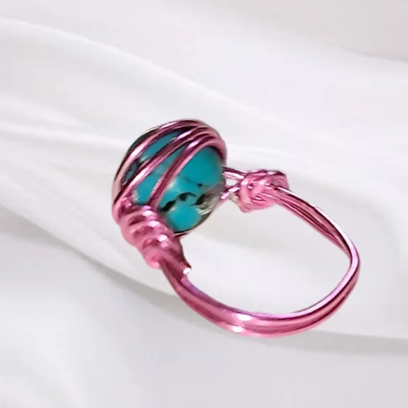 🌲10/$20. Wired Ring w/Blue & Black Reconstituted Turquoise Stone - Picture 7 of 7